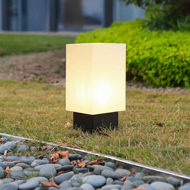 مصباح أرضي مضيء للساحات يعمل ب - مراجعة Garden Lighting Decor وسعره