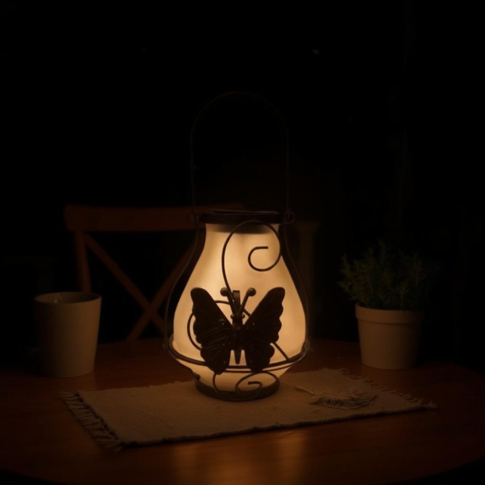 فانوس شمسي على شكل فراشة مقاوم - مراجعة Garden Lighting Decor وسعره